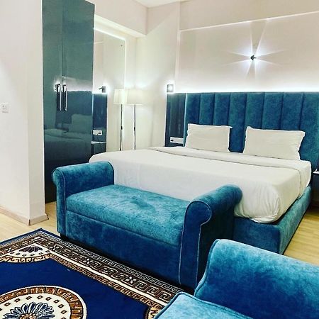 Neel Skye - Couple Friendly - Dlf My Pad, Gomtinagar , Lucknow Aparthotel ภายนอก รูปภาพ