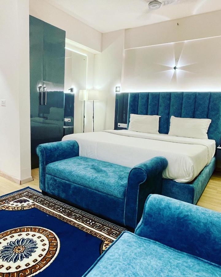 Neel Skye - Couple Friendly - Dlf My Pad, Gomtinagar , Lucknow Aparthotel ภายนอก รูปภาพ