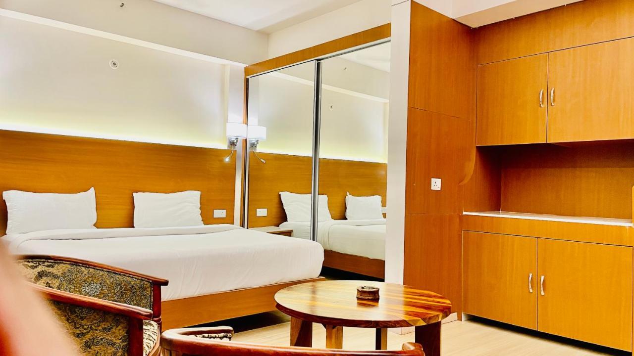 Neel Skye - Couple Friendly - Dlf My Pad, Gomtinagar , Lucknow Aparthotel ภายนอก รูปภาพ
