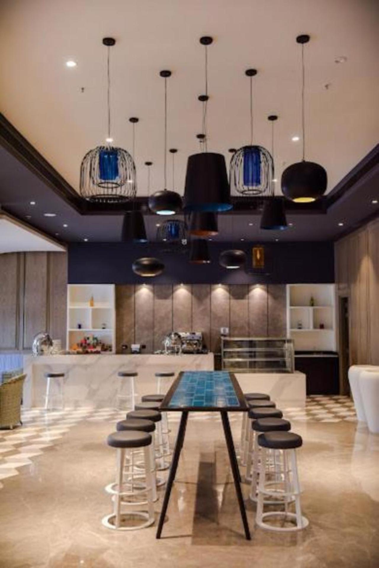 Neel Skye - Couple Friendly - Dlf My Pad, Gomtinagar , Lucknow Aparthotel ภายนอก รูปภาพ
